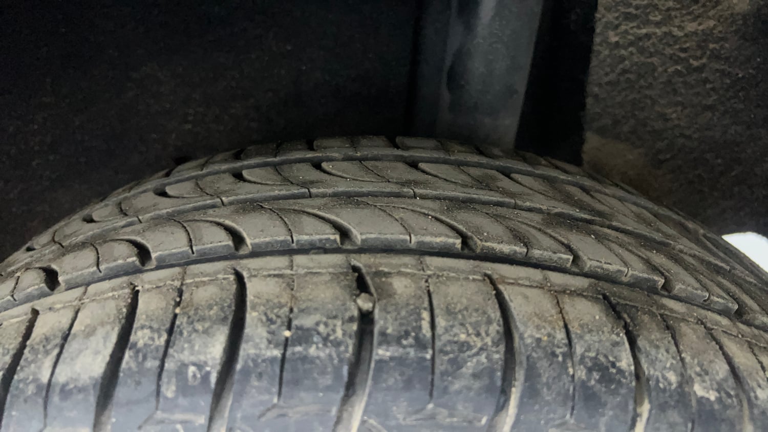 Used 2017 Maruti Suzuki Baleno Zeta 1.2 Petrol Manual tyres LEFT REAR TYRE TREAD VIEW