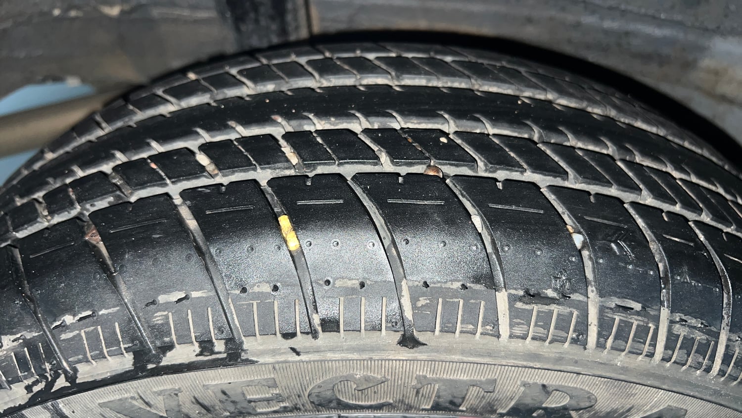Used 2022 Honda Amaze S MT 1.2 Petrol Petrol Manual tyres RIGHT REAR TYRE TREAD VIEW