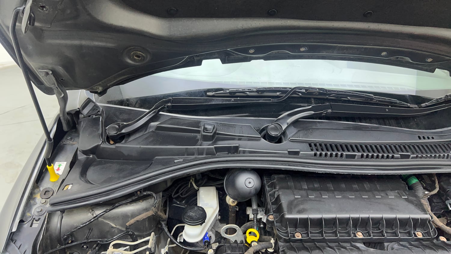 Used 2024 Tata Tigor XM iCNG Cng Manual engine ENGINE RIGHT SIDE HINGE & APRON VIEW