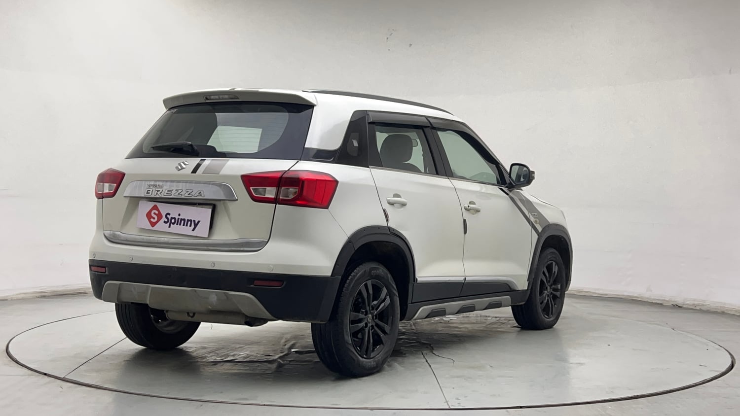 Used 2018 maruti-suzuki Vitara Brezza ZDi AGS Diesel Automatic exterior RIGHT REAR CORNER VIEW