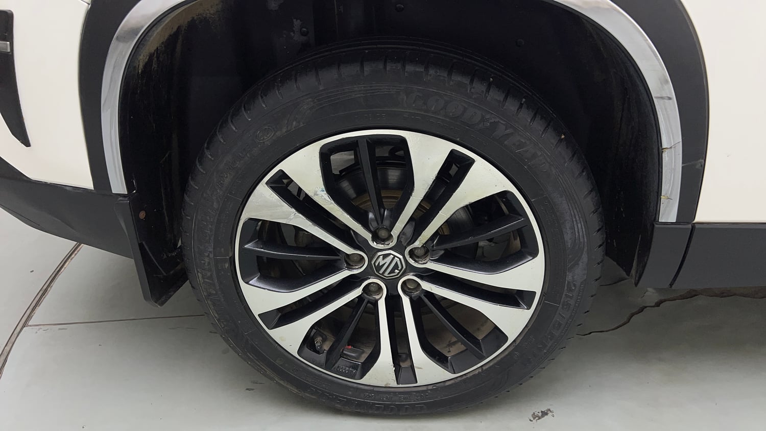 Used 2021 MG Motors Hector Sharp 1.5 Petrol Turbo Hybrid MT Dual Tone Hybrid Manual tyres RIGHT REAR TYRE RIM VIEW
