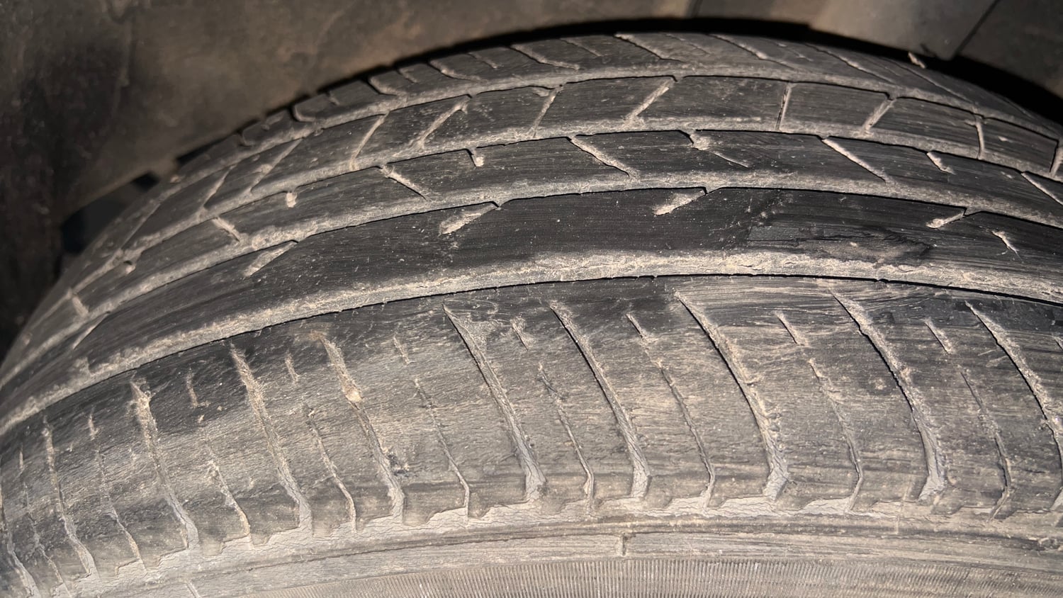 Used 2021 Renault Kiger RXZ Turbo CVT Petrol Automatic tyres LEFT REAR TYRE TREAD VIEW