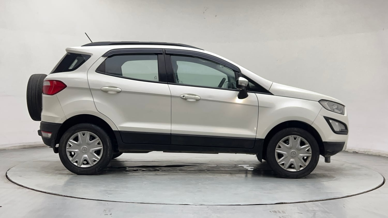 Used 2018 Ford EcoSport Trend + 1.5L TDCi Diesel Manual exterior RIGHT SIDE VIEW