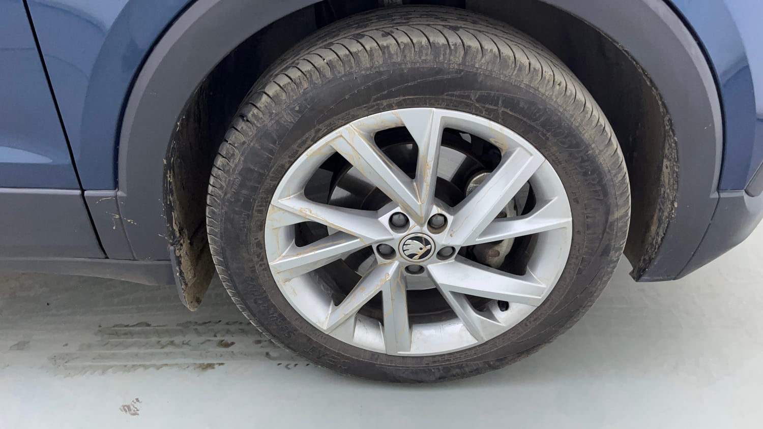 Used 2024 Skoda Kushaq Style 1.5L TSI DSG Petrol Automatic tyres RIGHT FRONT TYRE RIM VIEW