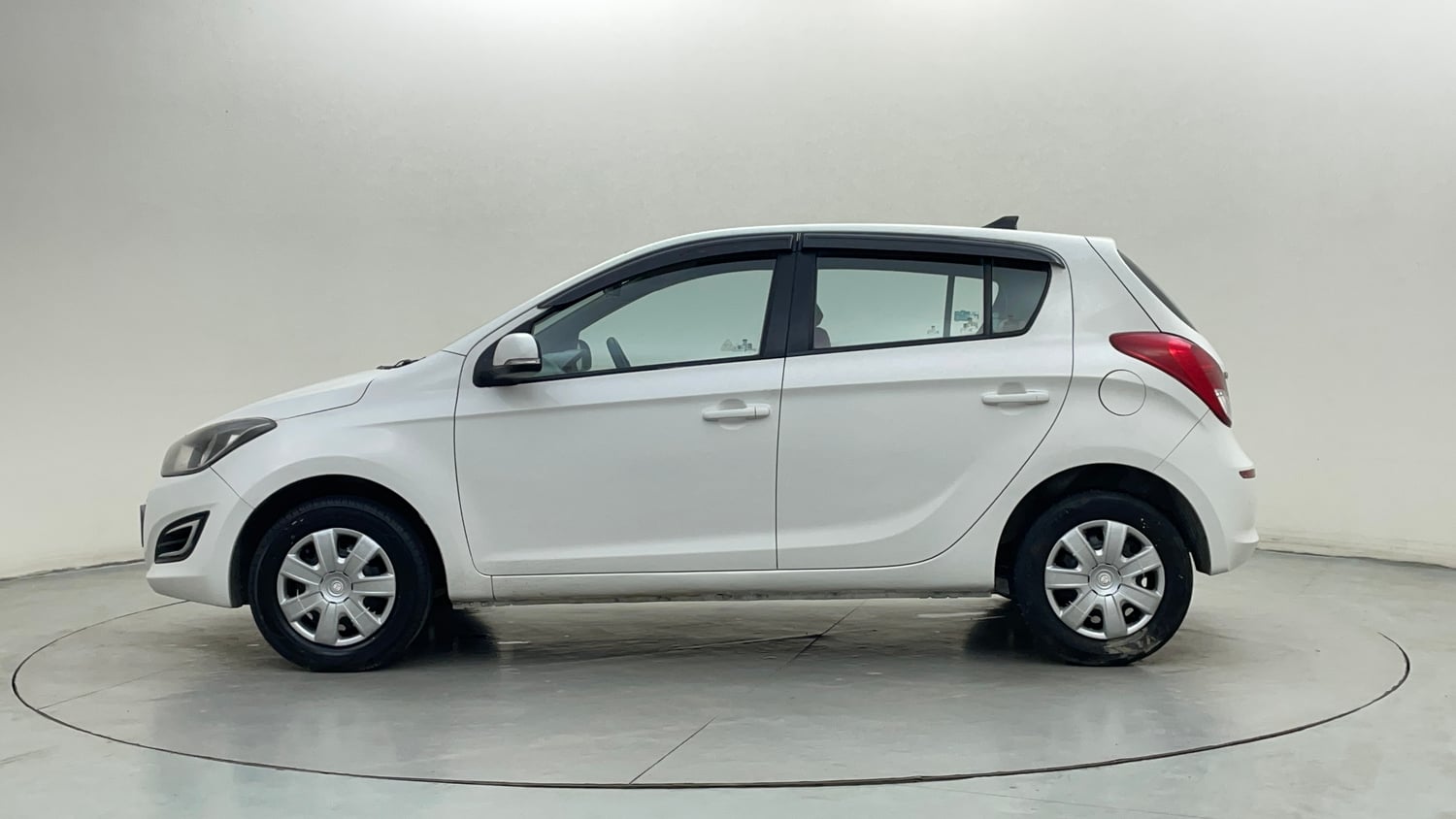 Used 2013 Hyundai i20 Magna (O) 1.2 Petrol Manual exterior LEFT SIDE VIEW