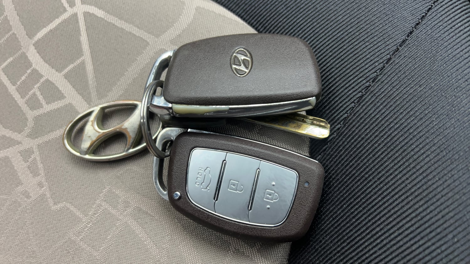Used 2013 Hyundai Grand i10 Sportz 1.2 Kappa VTVT Petrol Manual extra CAR KEY VIEW