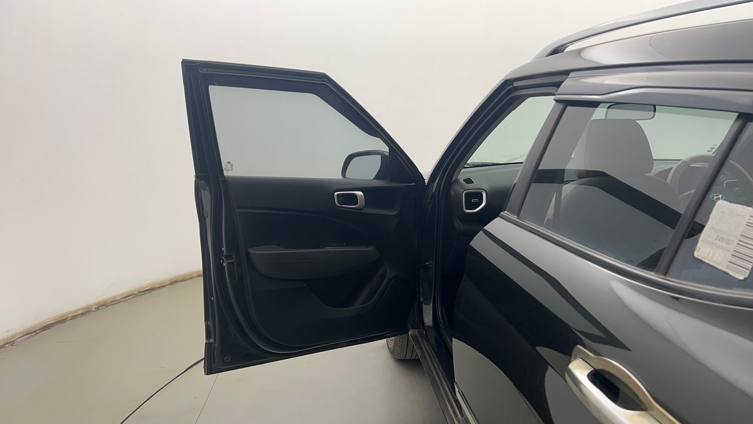 Used 2021 Hyundai Venue SX 1.0 Turbo Petrol Manual interior LEFT FRONT DOOR OPEN VIEW