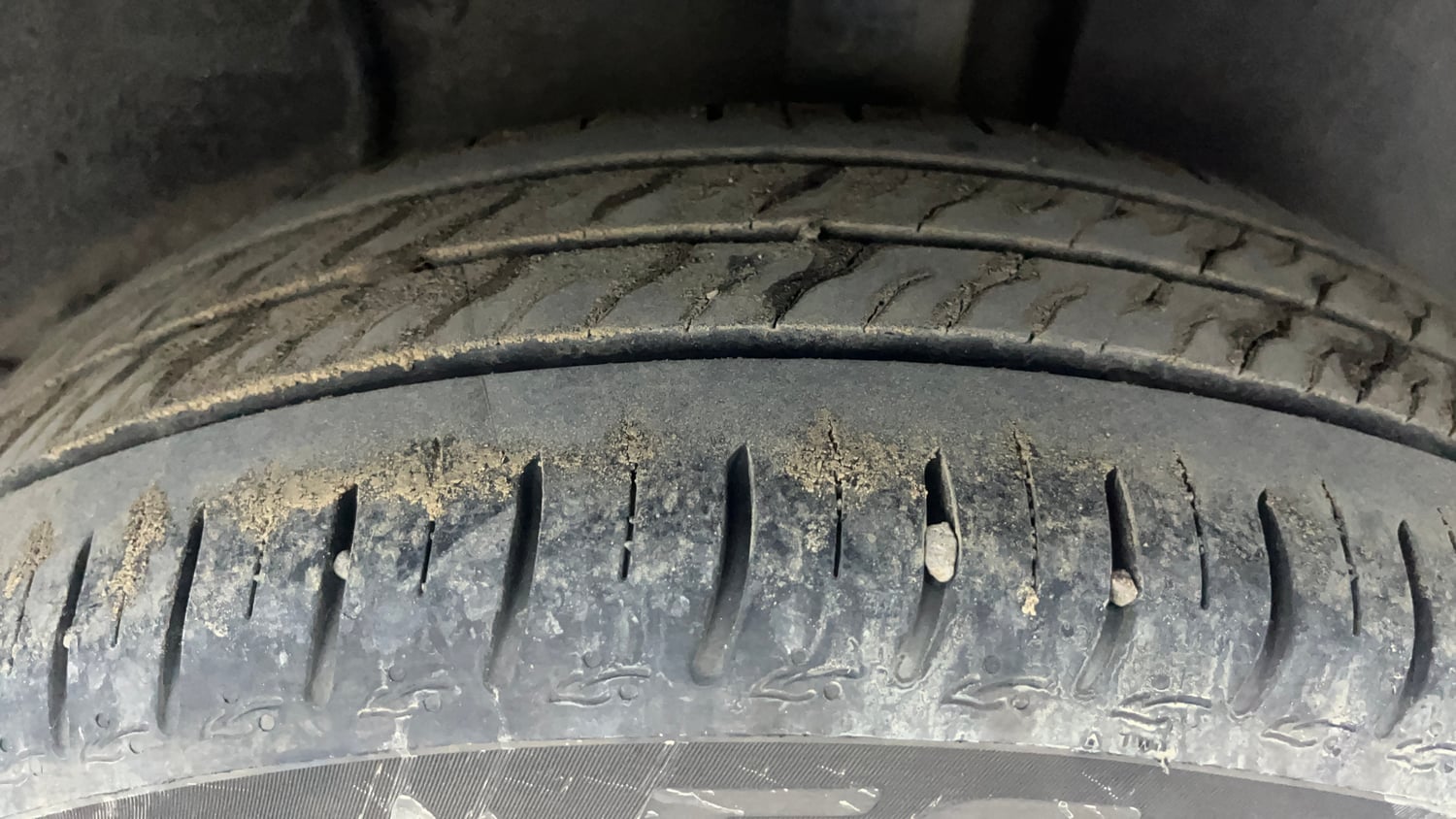 Used 2024 Tata Altroz XZA Petrol Petrol Automatic tyres LEFT REAR TYRE TREAD VIEW
