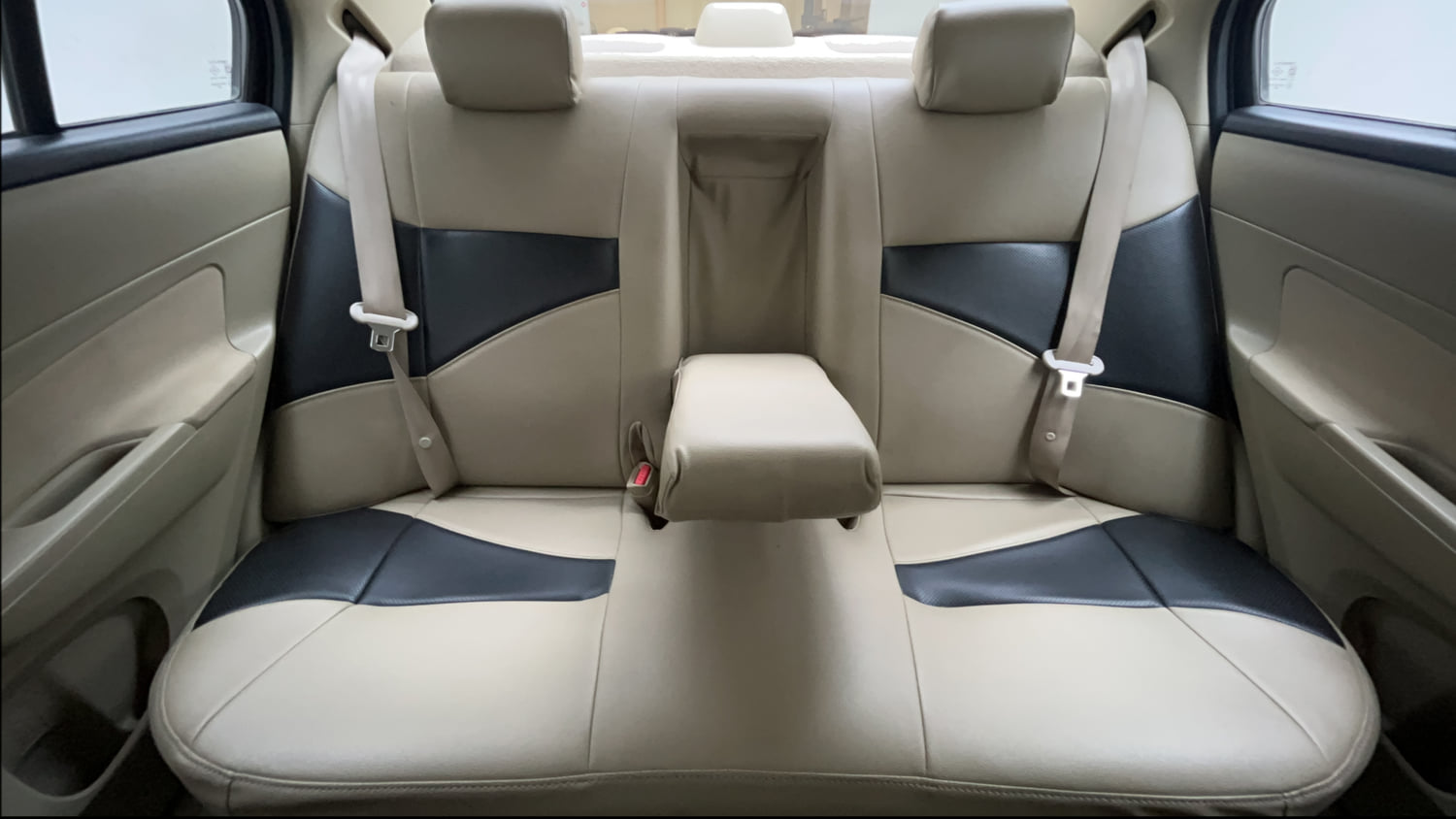 Used 2016 Maruti Suzuki Swift VXi Petrol Manual interior REAR SEAT CONDITION VIEW
