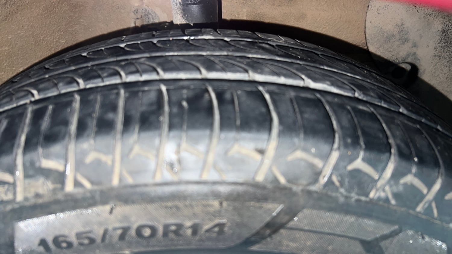 Used 2013 Hyundai Grand i10 Sportz 1.2 Kappa VTVT Petrol Manual tyres RIGHT FRONT TYRE TREAD VIEW