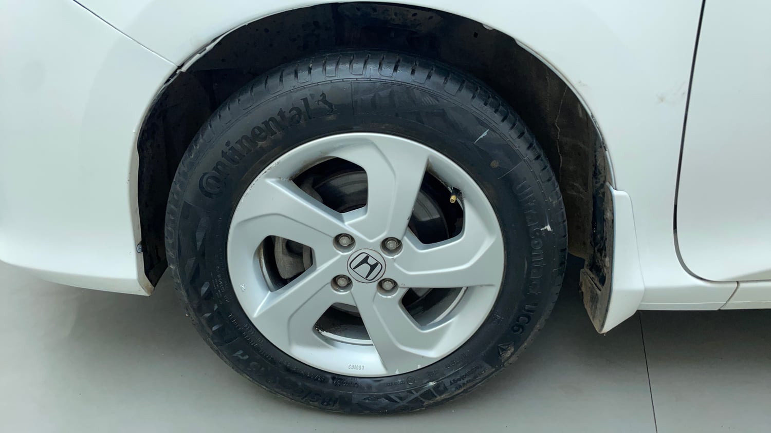 Used 2016 Honda City VX CVT Petrol Automatic tyres LEFT FRONT TYRE RIM VIEW