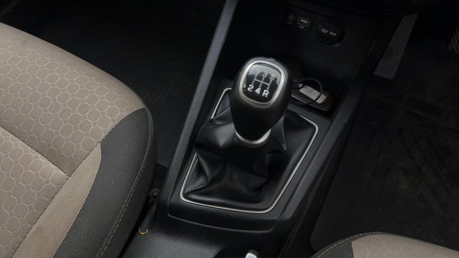 Used 2016 Hyundai Elite i20 Asta 1.2 Petrol Manual interior GEAR  KNOB VIEW