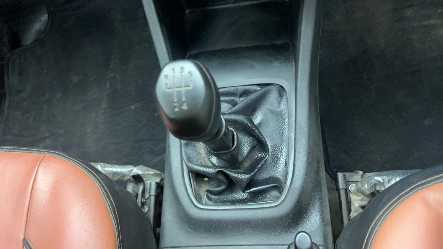 Used 2019 Renault Triber RXE Petrol Manual interior GEAR  KNOB VIEW