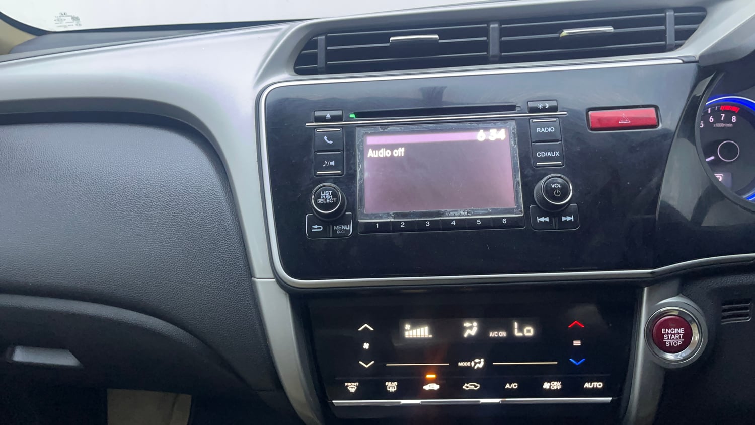 Used 2016 Honda City VX CVT Petrol Automatic interior MUSIC SYSTEM & AC CONTROL VIEW