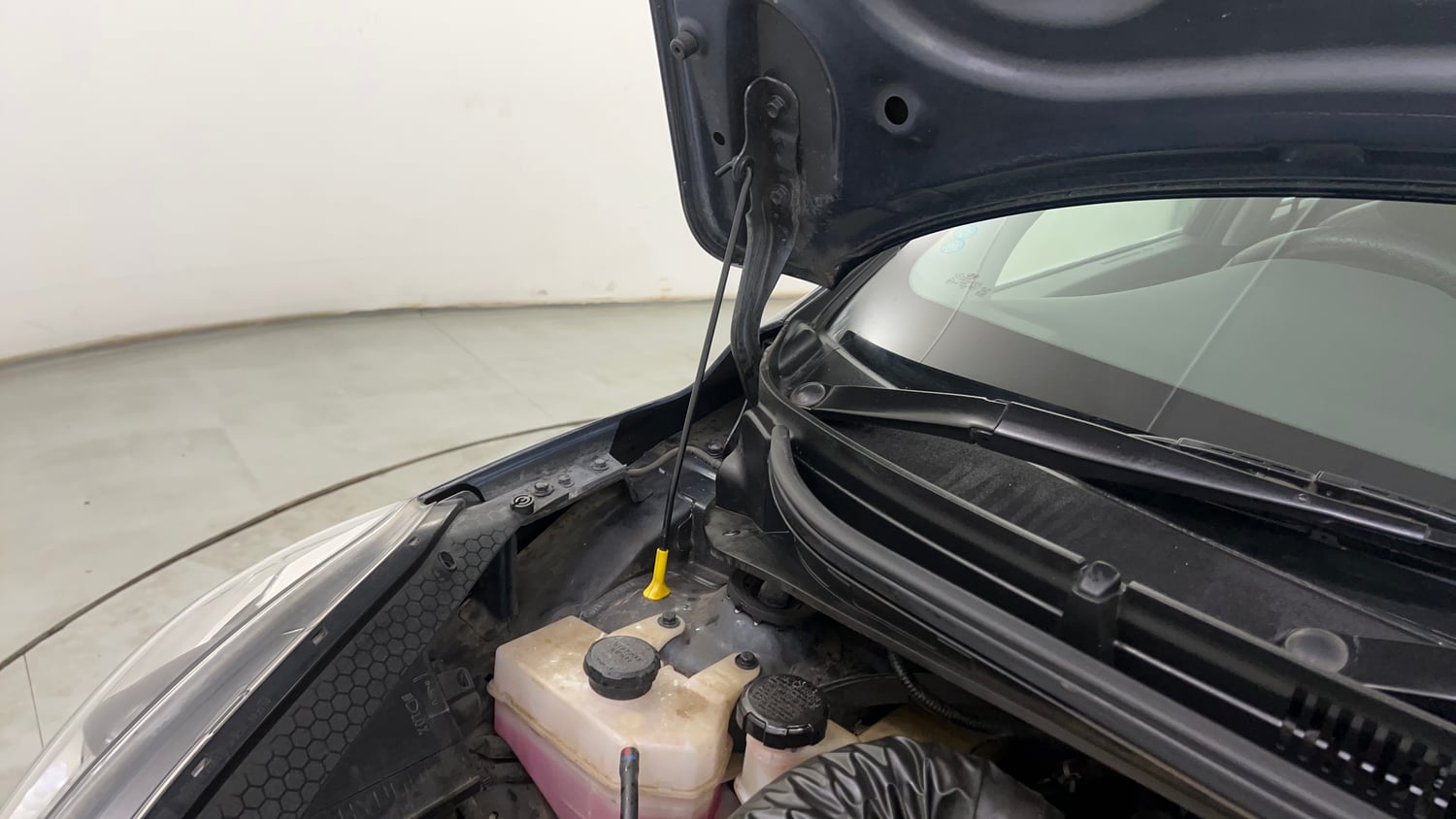 Used 2021 Hyundai Grand i10 Nios Sportz AMT 1.2 Kappa VTVT Petrol Automatic engine ENGINE RIGHT SIDE HINGE & APRON VIEW