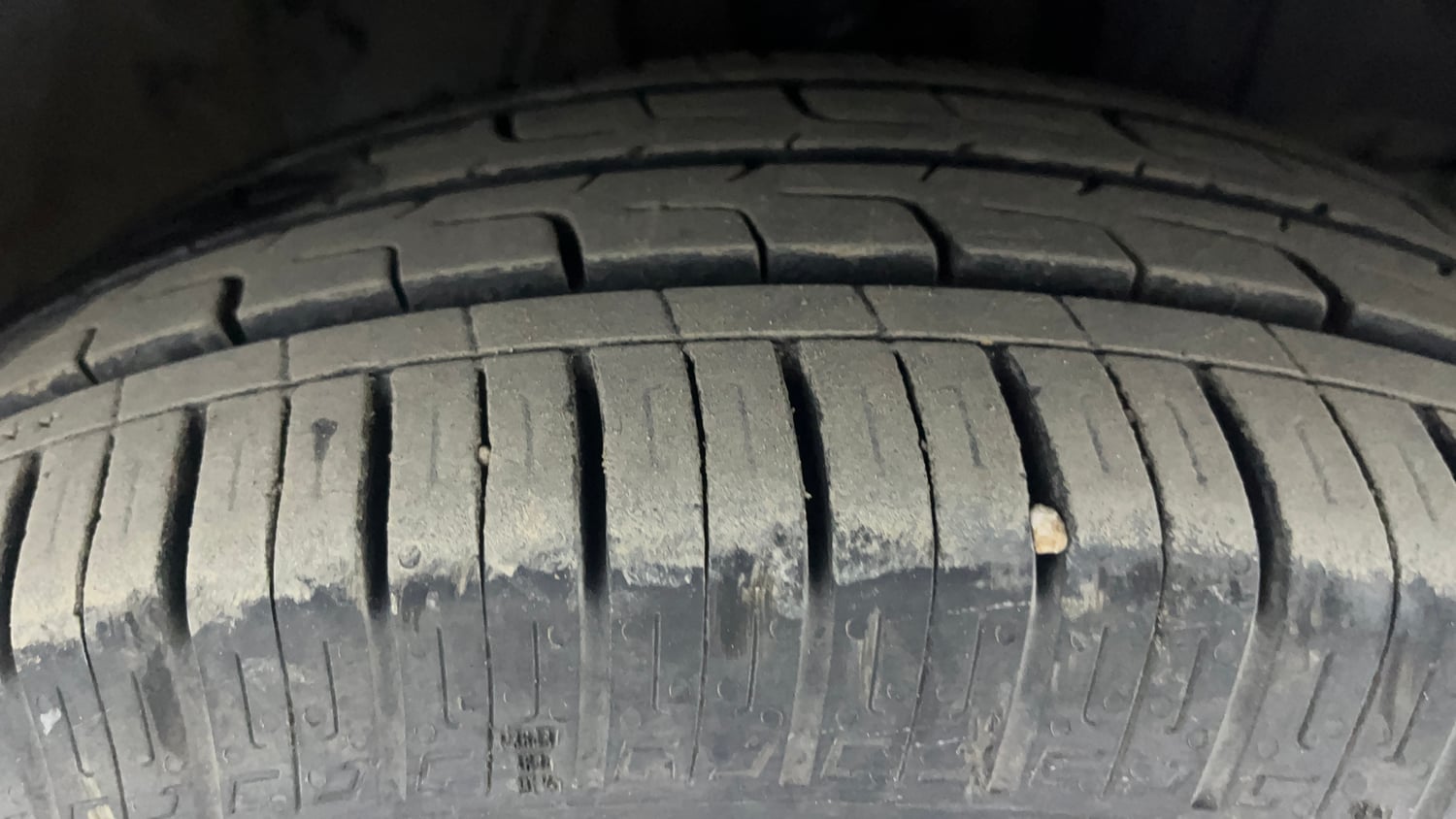 Used 2016 Honda City VX CVT Petrol Automatic tyres RIGHT FRONT TYRE TREAD VIEW