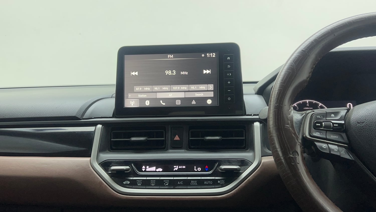 Used 2023 Honda Elevate VX MT Petrol Manual interior MUSIC SYSTEM & AC CONTROL VIEW