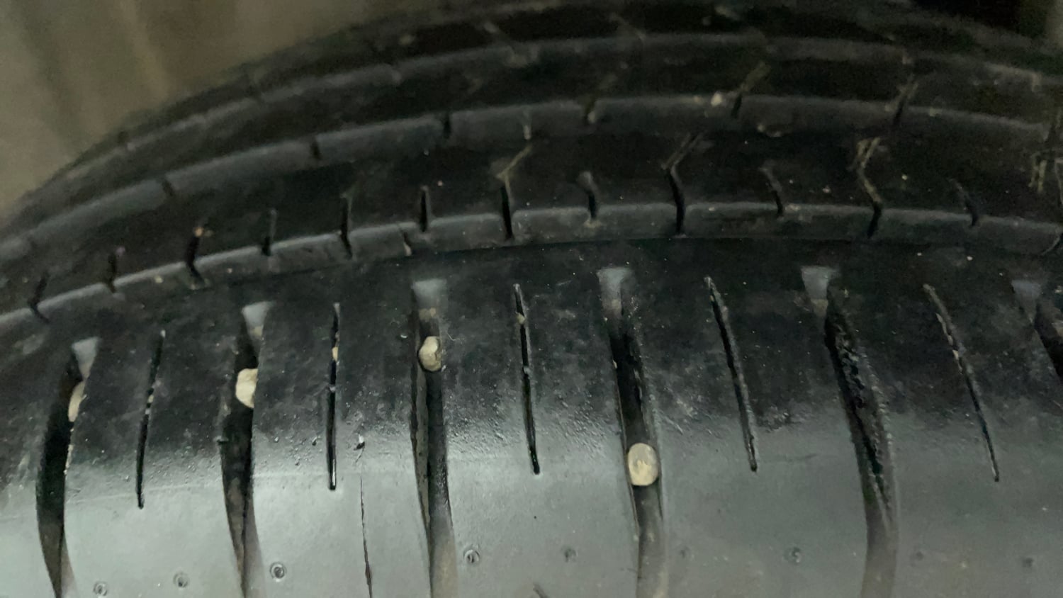 Used 2023 Maruti Suzuki Baleno Alpha AGS Petrol Automatic tyres LEFT REAR TYRE TREAD VIEW