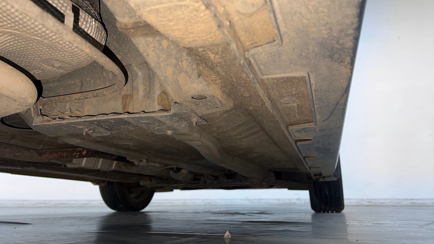 Used 2024 Hyundai New i20 Sportz 1.2 IVT Petrol Automatic extra REAR RIGHT UNDERBODY VIEW
