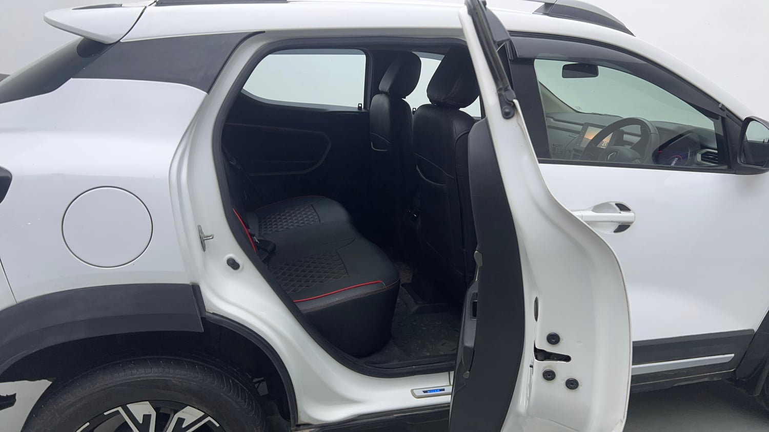 Used 2021 Renault Kiger RXZ Turbo CVT Petrol Automatic interior RIGHT SIDE REAR DOOR CABIN VIEW