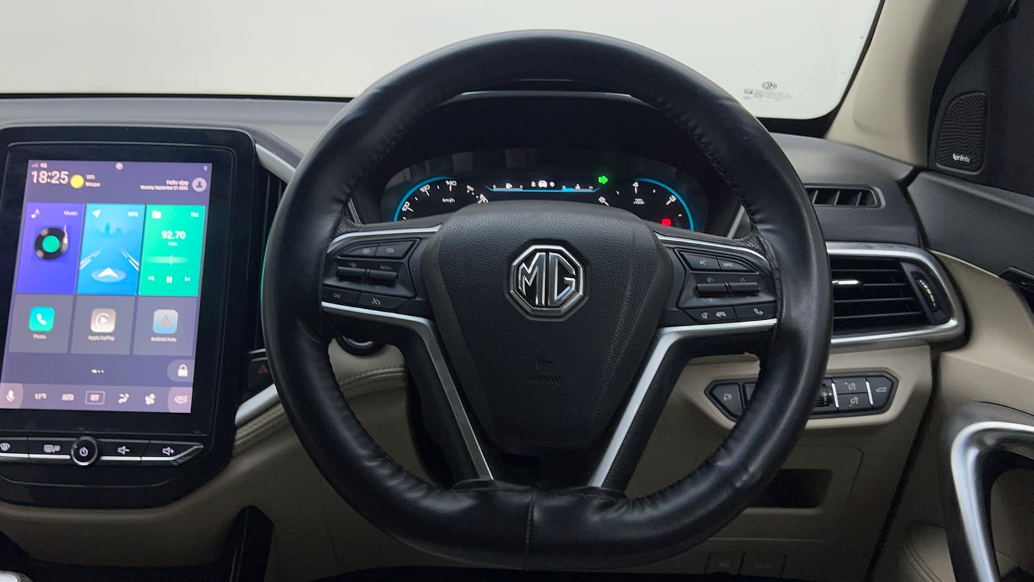 Used 2021 MG Motors Hector Sharp 1.5 Petrol Turbo Hybrid MT Dual Tone Hybrid Manual interior STEERING VIEW