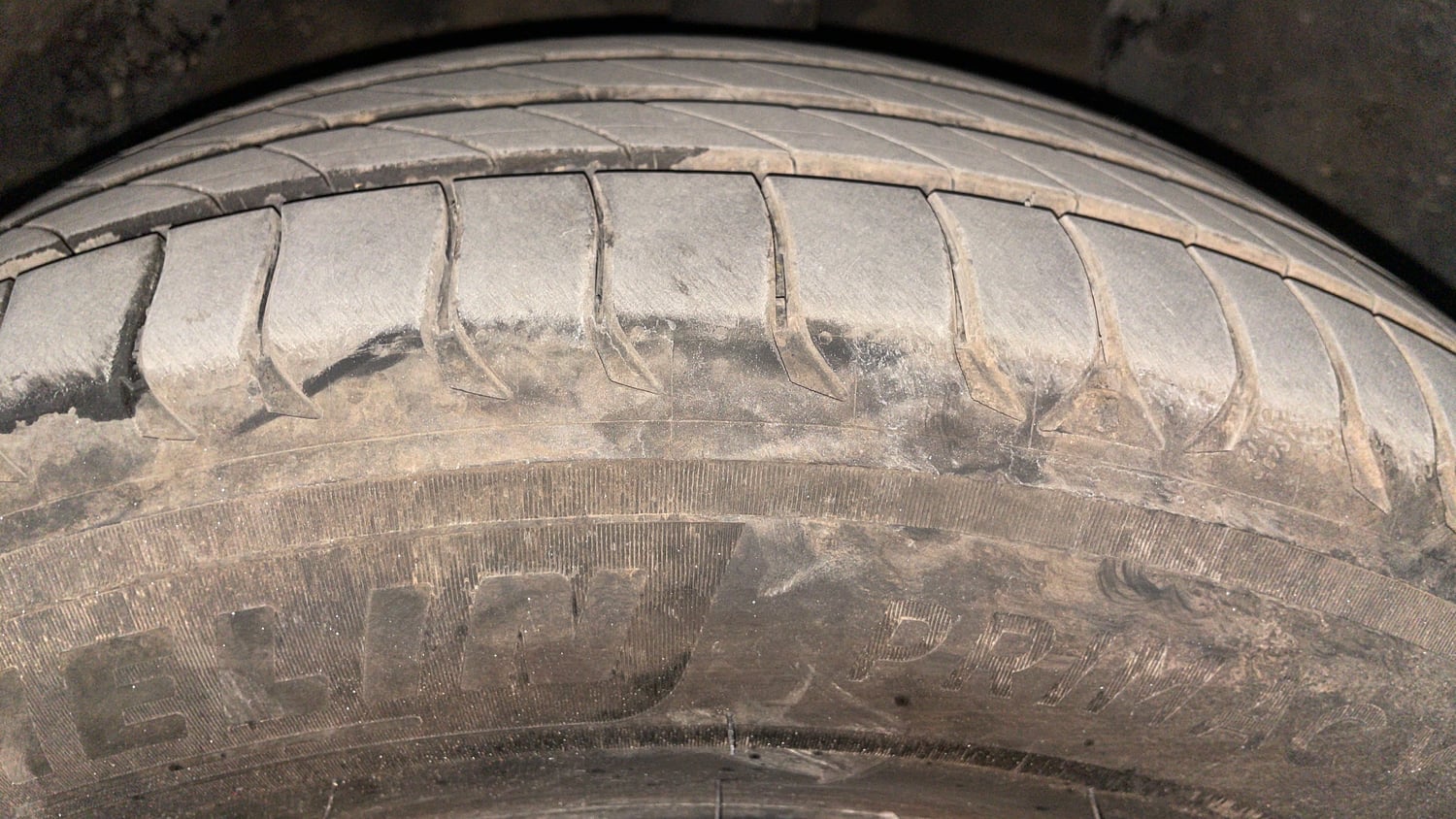 Used 2018 Maruti Suzuki S-Cross Alpha 1.3 Diesel Manual tyres LEFT FRONT TYRE TREAD VIEW