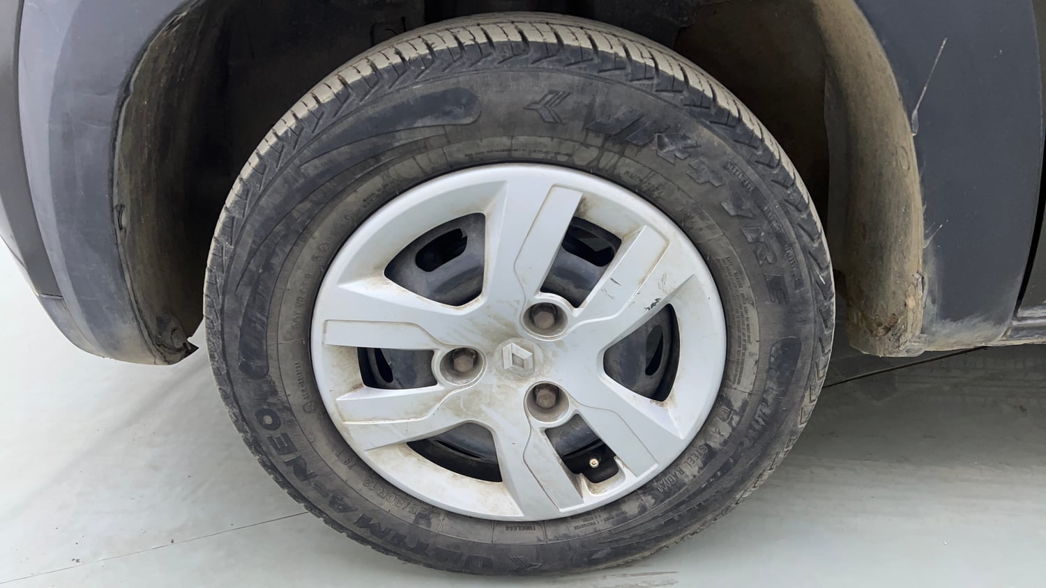 Used 2019 Renault Kwid 1.0 RXT AMT Opt Petrol Automatic tyres LEFT FRONT TYRE RIM VIEW