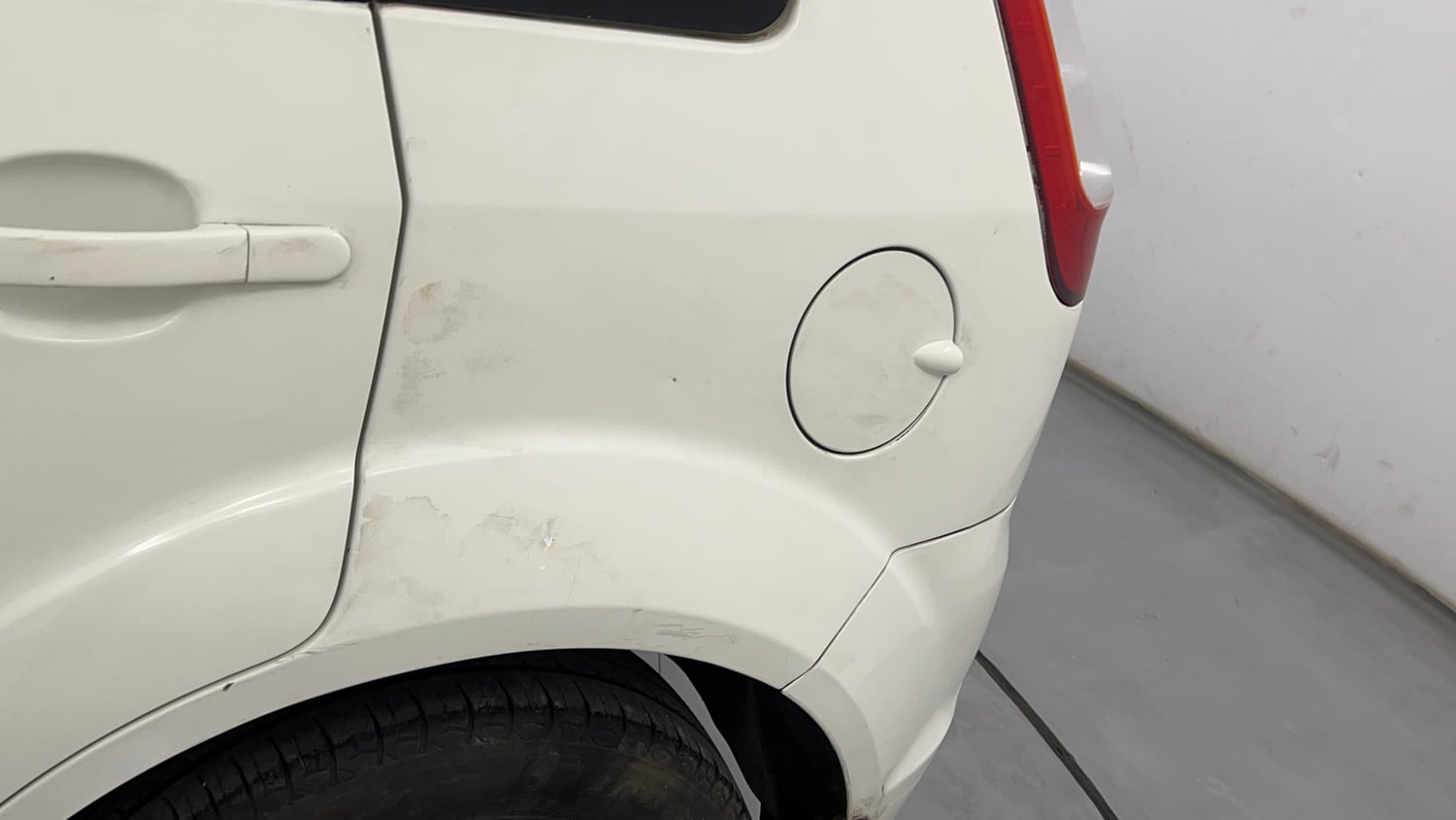 Used 2013 Ford Figo Duratorq Diesel ZXI 1.4 Diesel Manual dents MINOR DENT