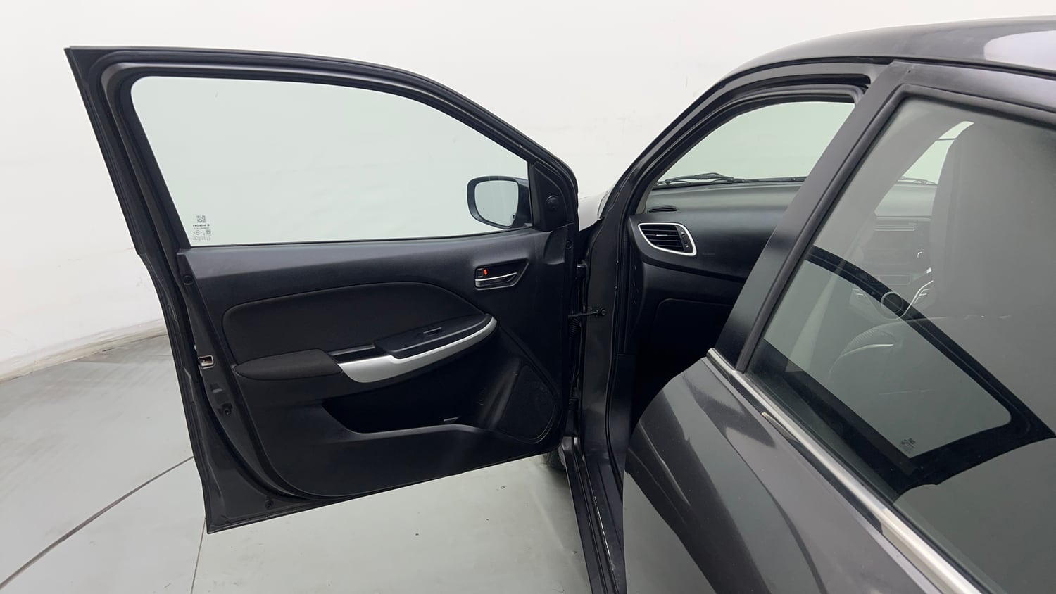 Used 2018 Maruti Suzuki Baleno Delta 1.2 Petrol Manual interior LEFT FRONT DOOR OPEN VIEW