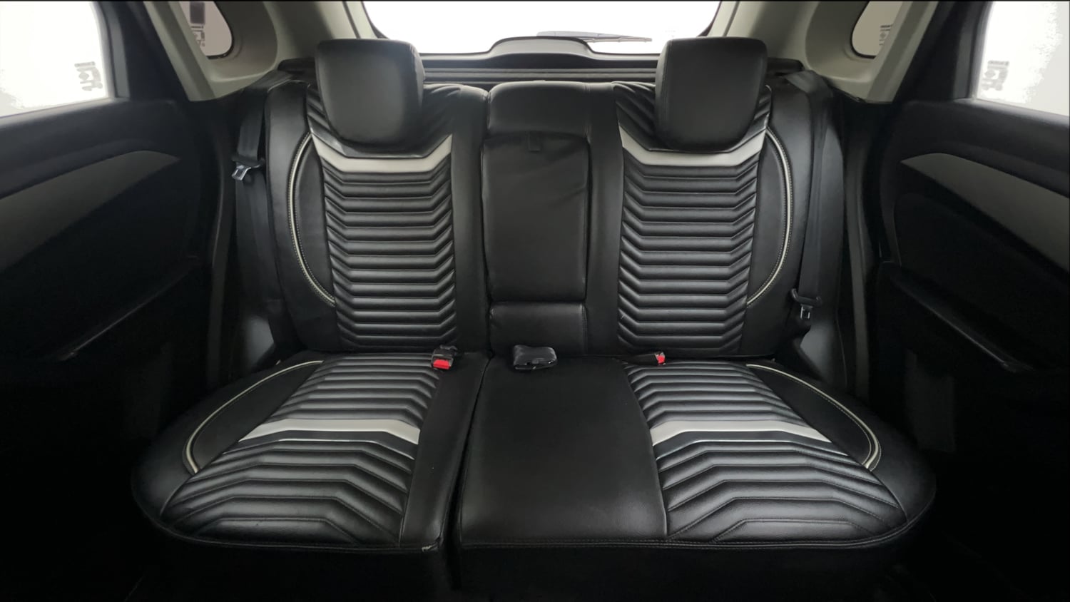 Used 2018 maruti-suzuki Vitara Brezza ZDi AGS Diesel Automatic interior REAR SEAT CONDITION VIEW
