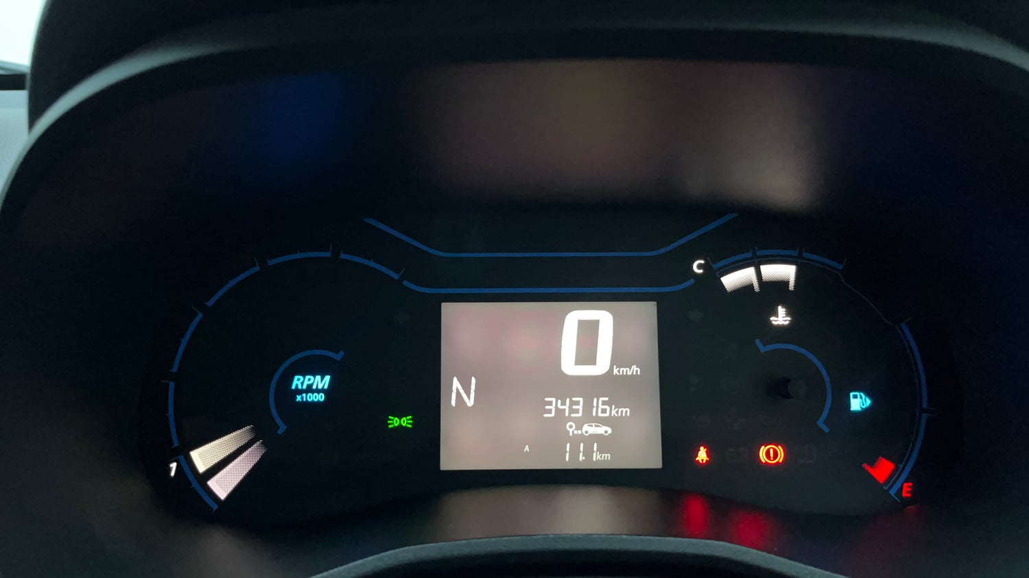 Used 2022 Renault Kwid RXT 1.0 AMT Petrol Automatic interior CLUSTERMETER VIEW