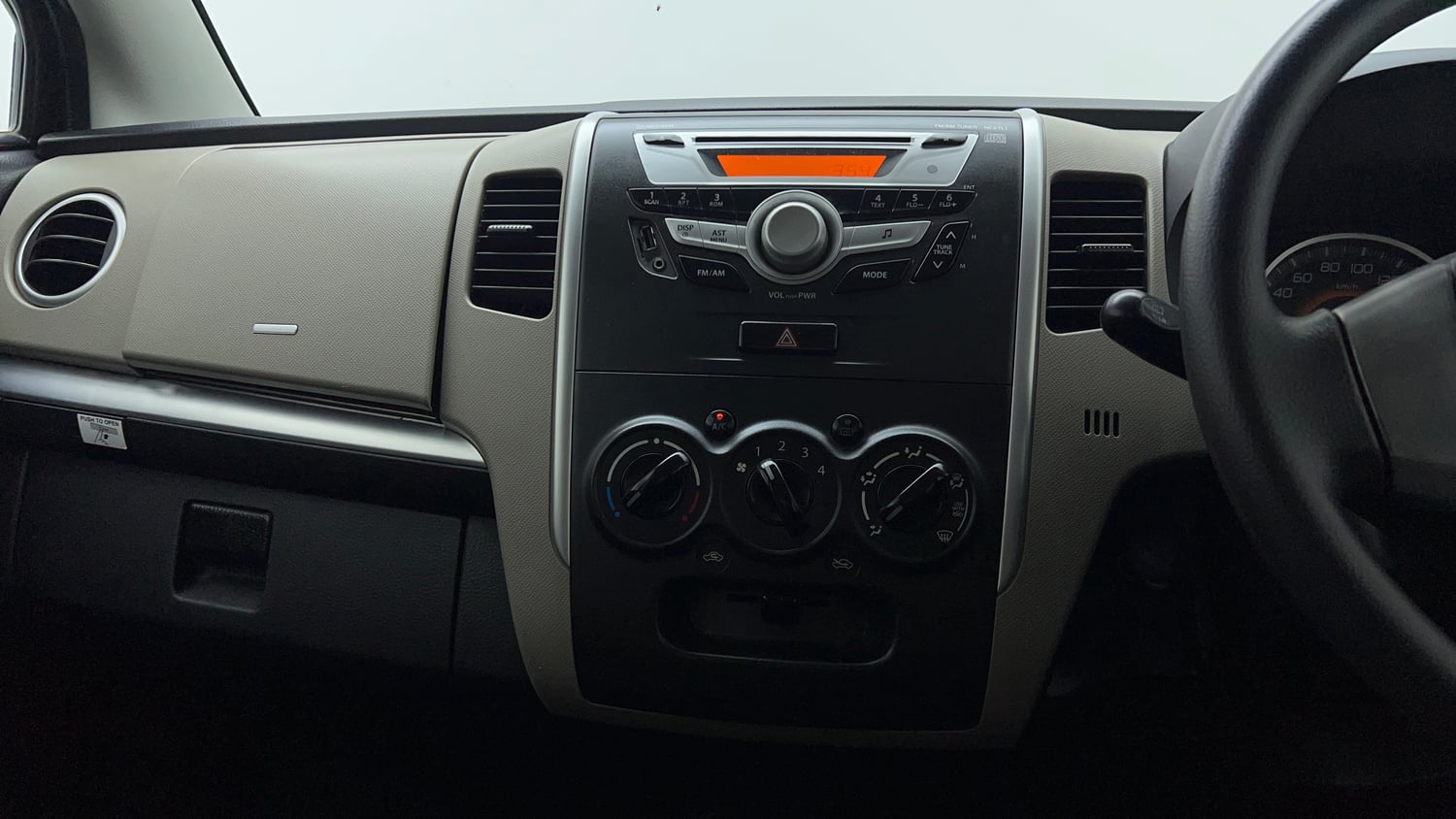 Used 2013 Maruti Suzuki Wagon R VXI Petrol Manual interior MUSIC SYSTEM & AC CONTROL VIEW