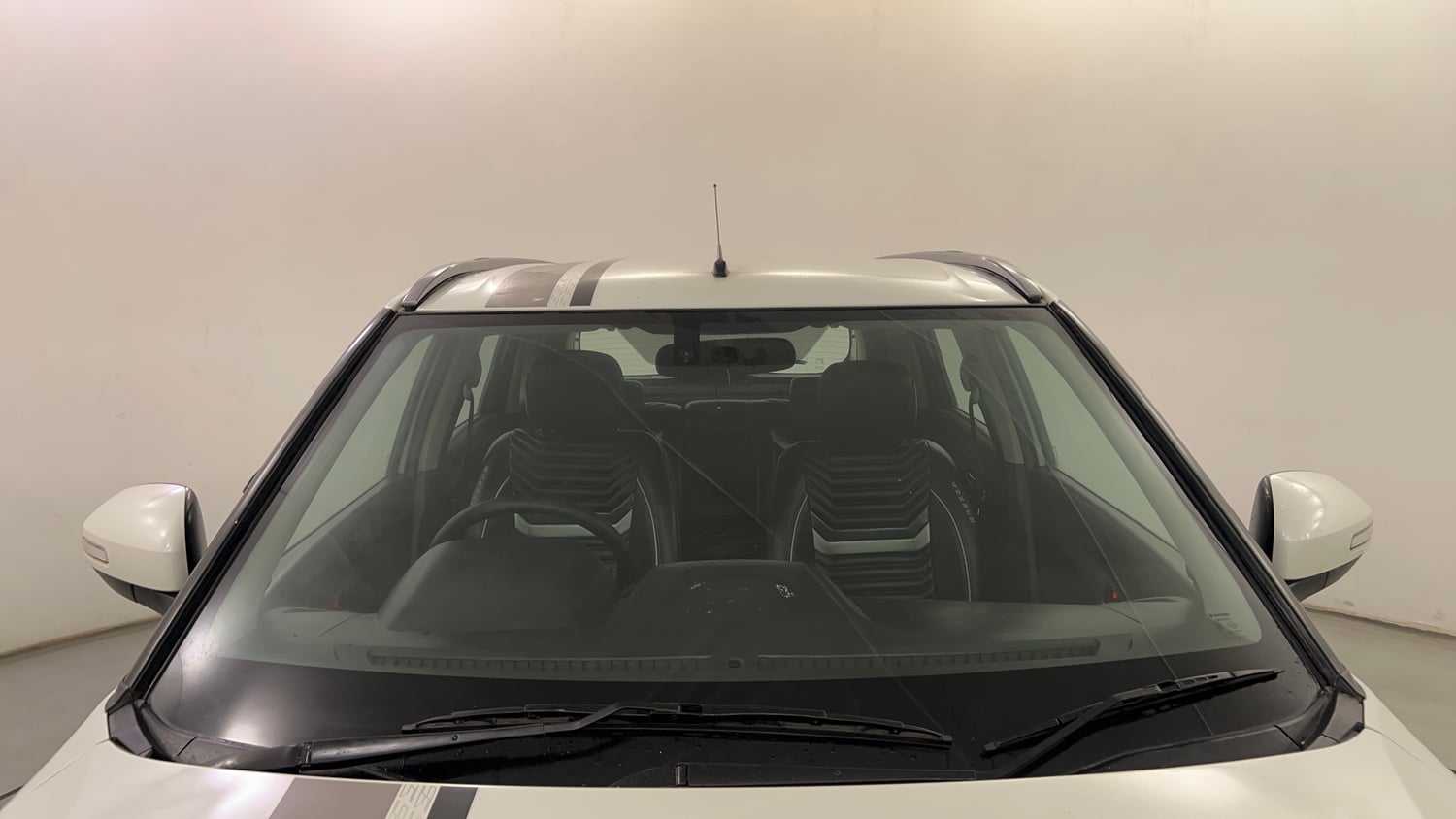 Used 2017 Maruti Suzuki Vitara Brezza [2016-2020] ZDi Plus Diesel Manual exterior FRONT WINDSHIELD VIEW