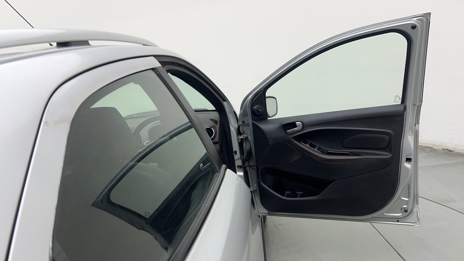 Used 2019 Ford Freestyle Titanium 1.2 Ti-VCT Petrol Manual interior RIGHT FRONT DOOR OPEN VIEW