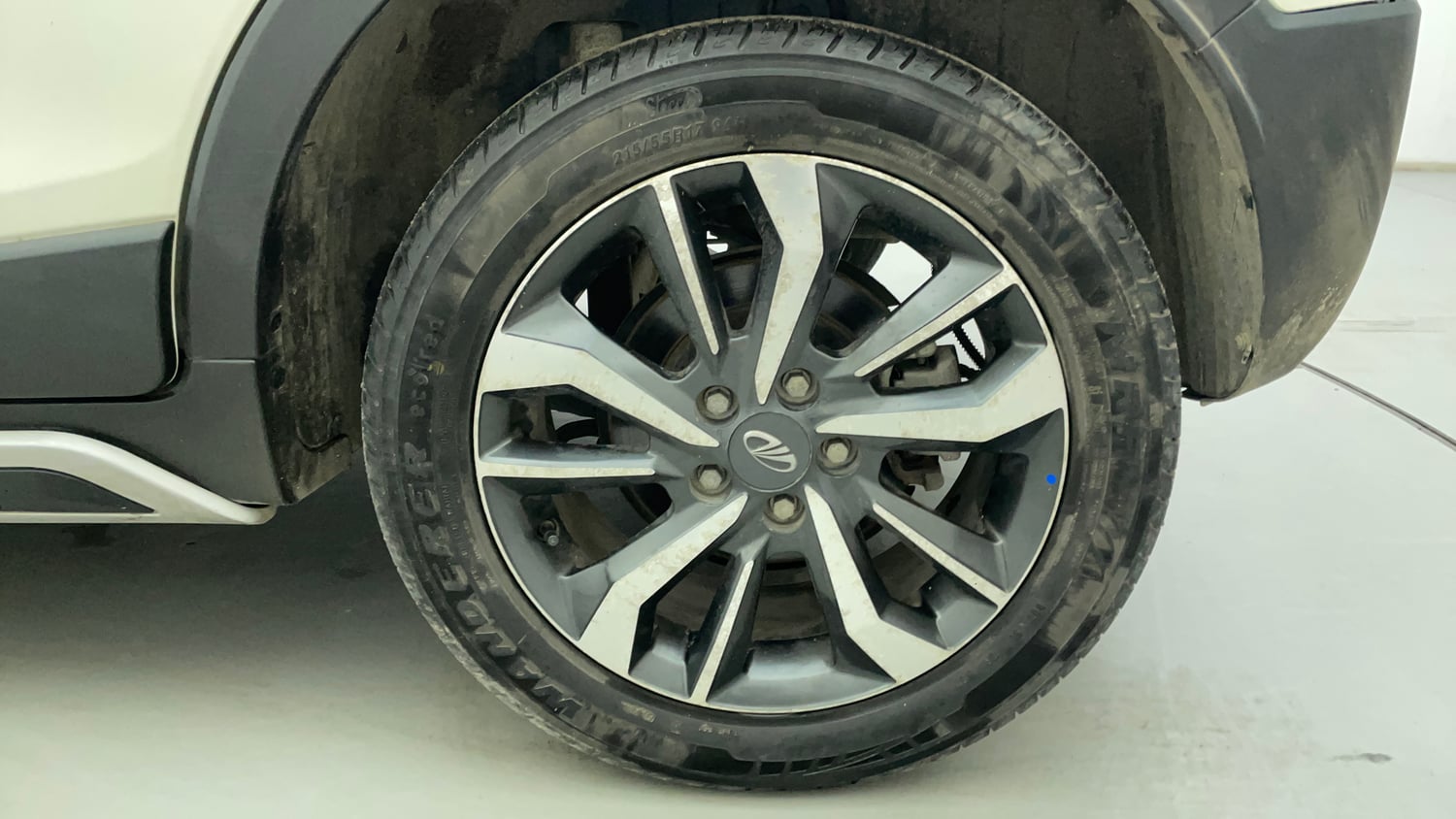 Used 2021 Mahindra XUV 300 W8 (O) 1.2 Petrol Petrol Manual tyres LEFT REAR TYRE RIM VIEW