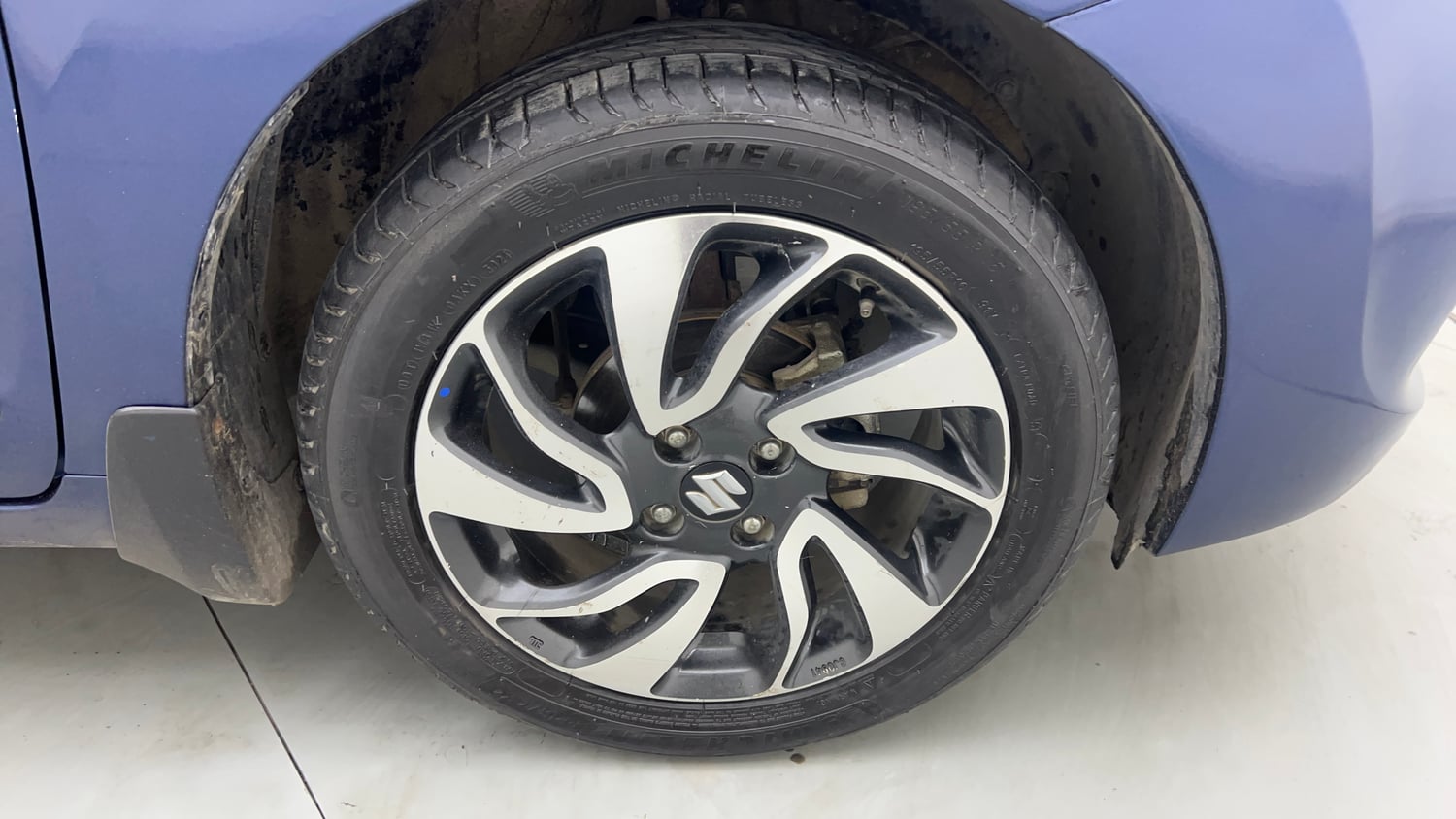 Used 2019 Maruti Suzuki Baleno Zeta Petrol Manual tyres RIGHT FRONT TYRE RIM VIEW