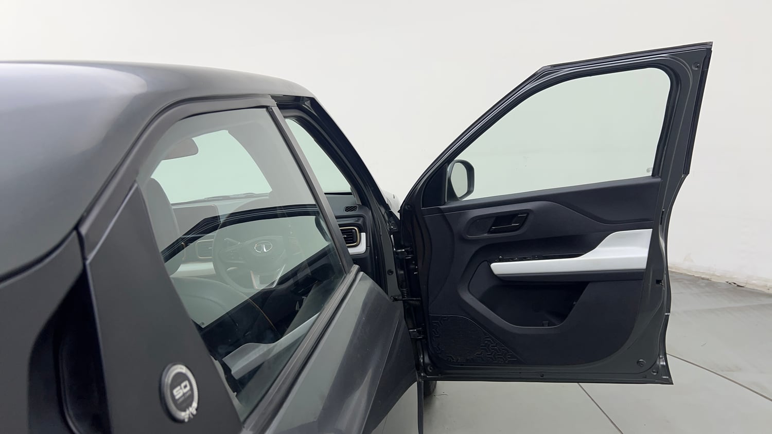 Used 2023 Tata Punch Accomplished Dazzle Pack MT Petrol Manual interior RIGHT FRONT DOOR OPEN VIEW