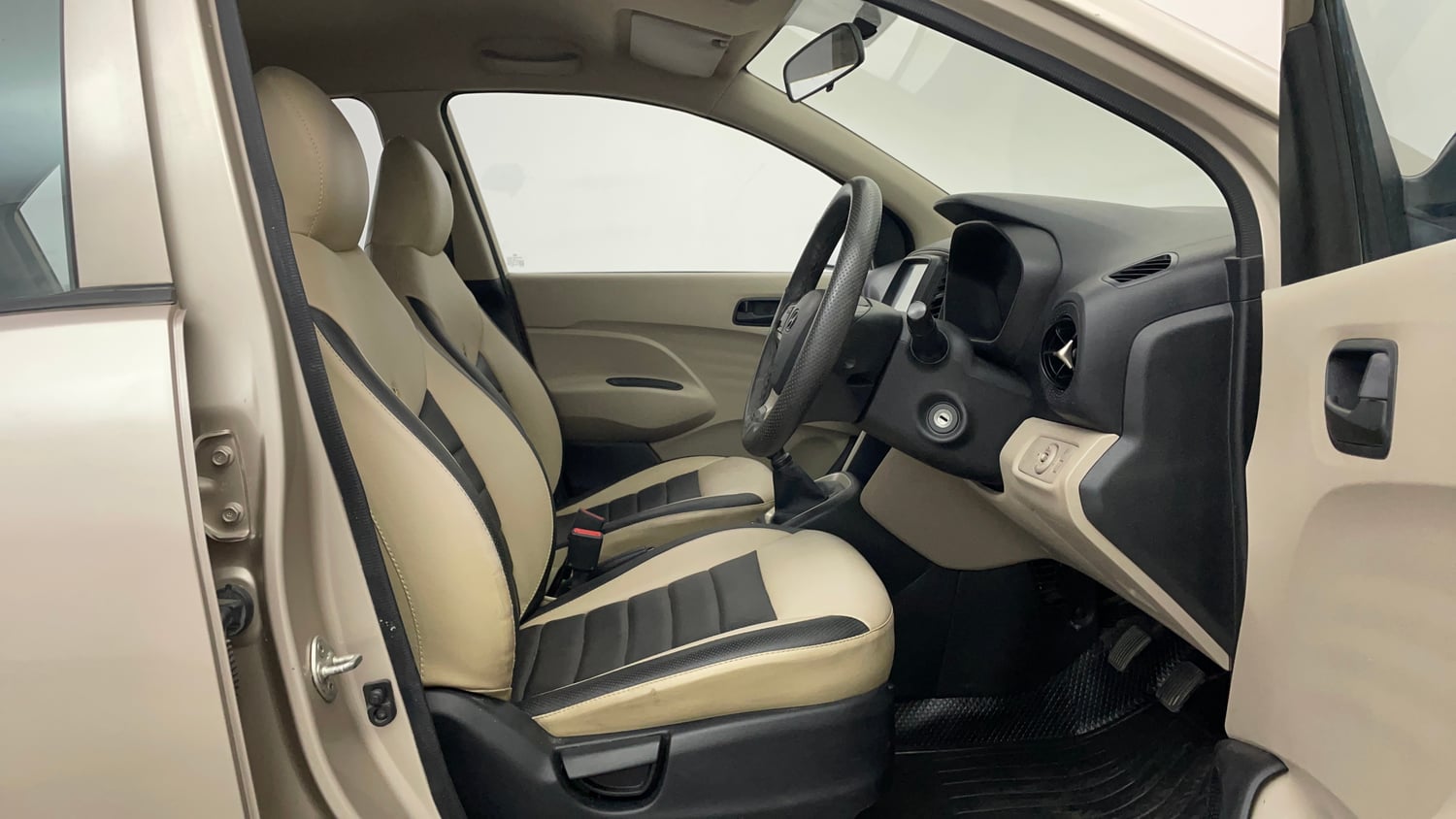 Used 2022 Hyundai Santro Sportz Petrol Manual interior RIGHT SIDE FRONT DOOR CABIN VIEW