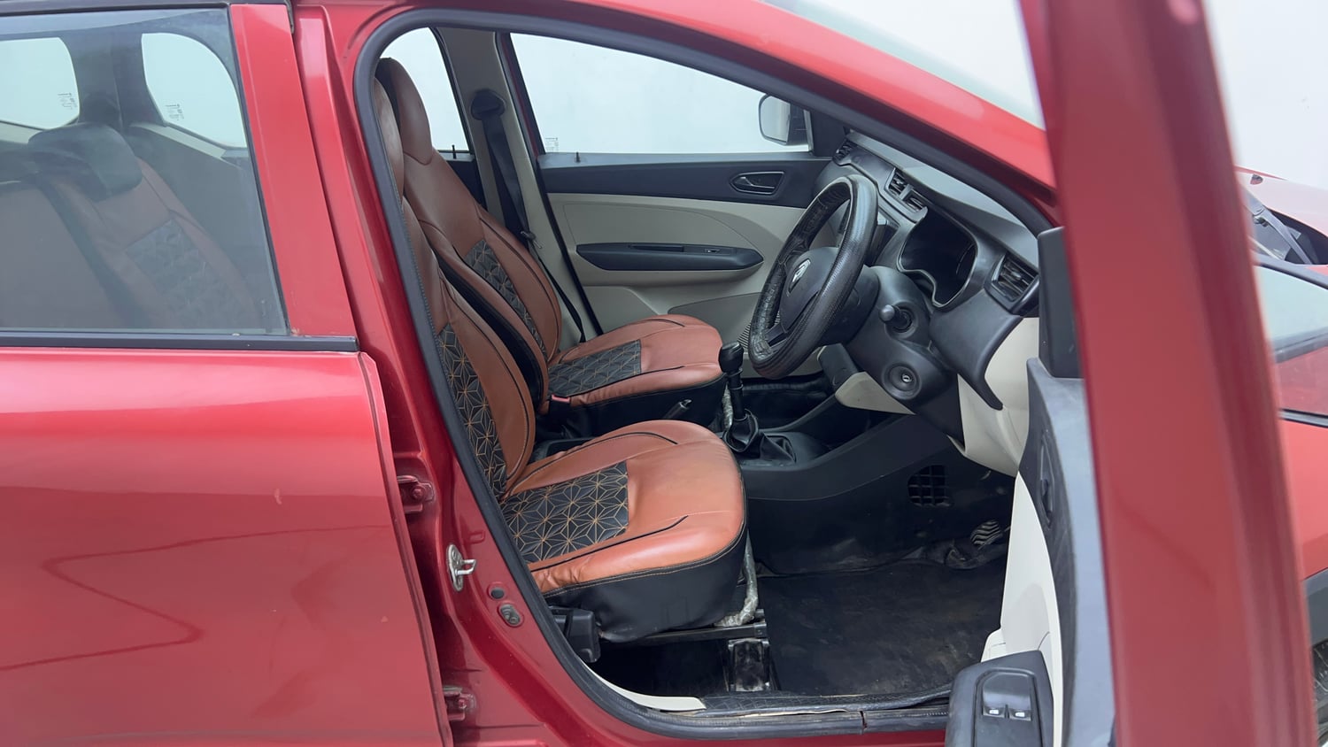 Used 2019 Renault Triber RXE Petrol Manual interior RIGHT SIDE FRONT DOOR CABIN VIEW
