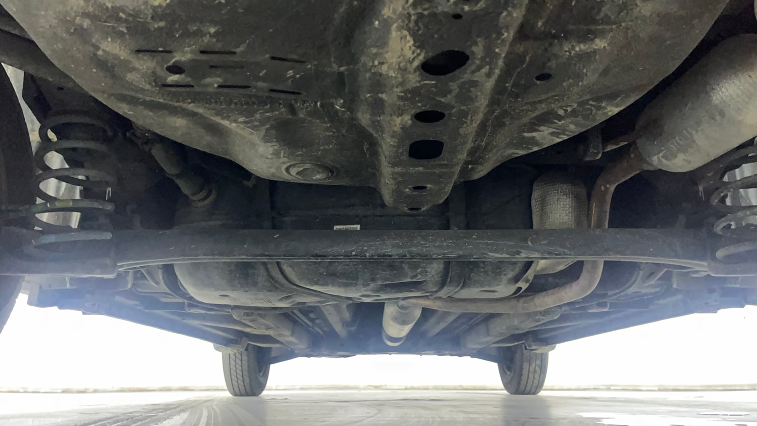 Used 2016 Maruti Suzuki Swift VXi Petrol Manual extra REAR UNDERBODY VIEW (TAKEN FROM REAR)