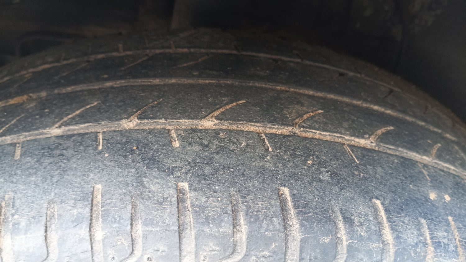 Used 2015 Hyundai Elite i20 Asta 1.2 Petrol Manual tyres RIGHT REAR TYRE TREAD VIEW