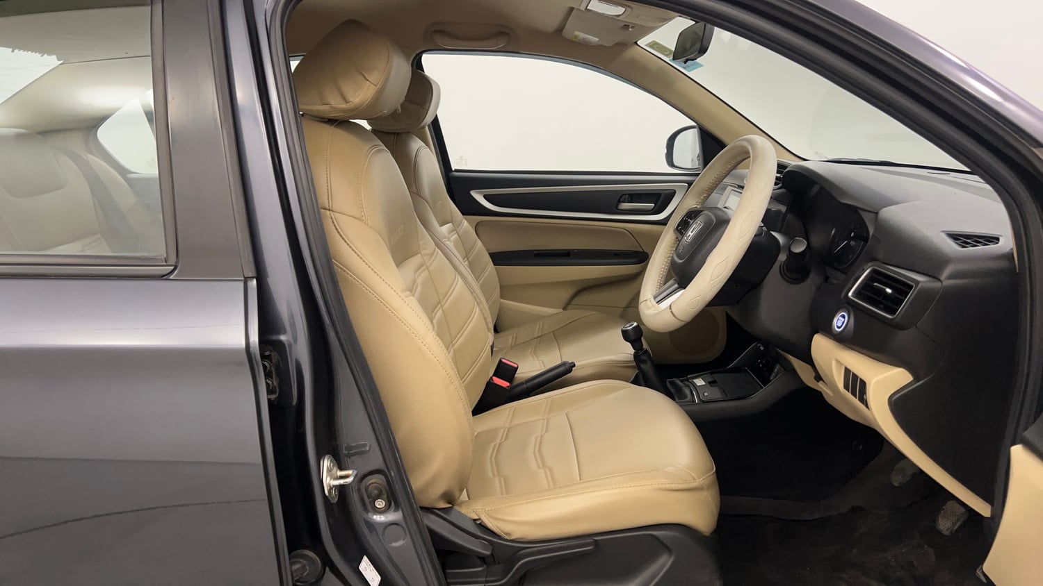 Used 2023 Honda Amaze VX MT 1.2 Petrol Petrol Manual interior RIGHT SIDE FRONT DOOR CABIN VIEW