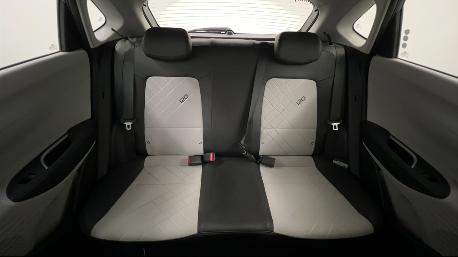 Used 2025 Hyundai New i20 Asta (O) 1.2 IVT Petrol Automatic interior REAR SEAT CONDITION VIEW
