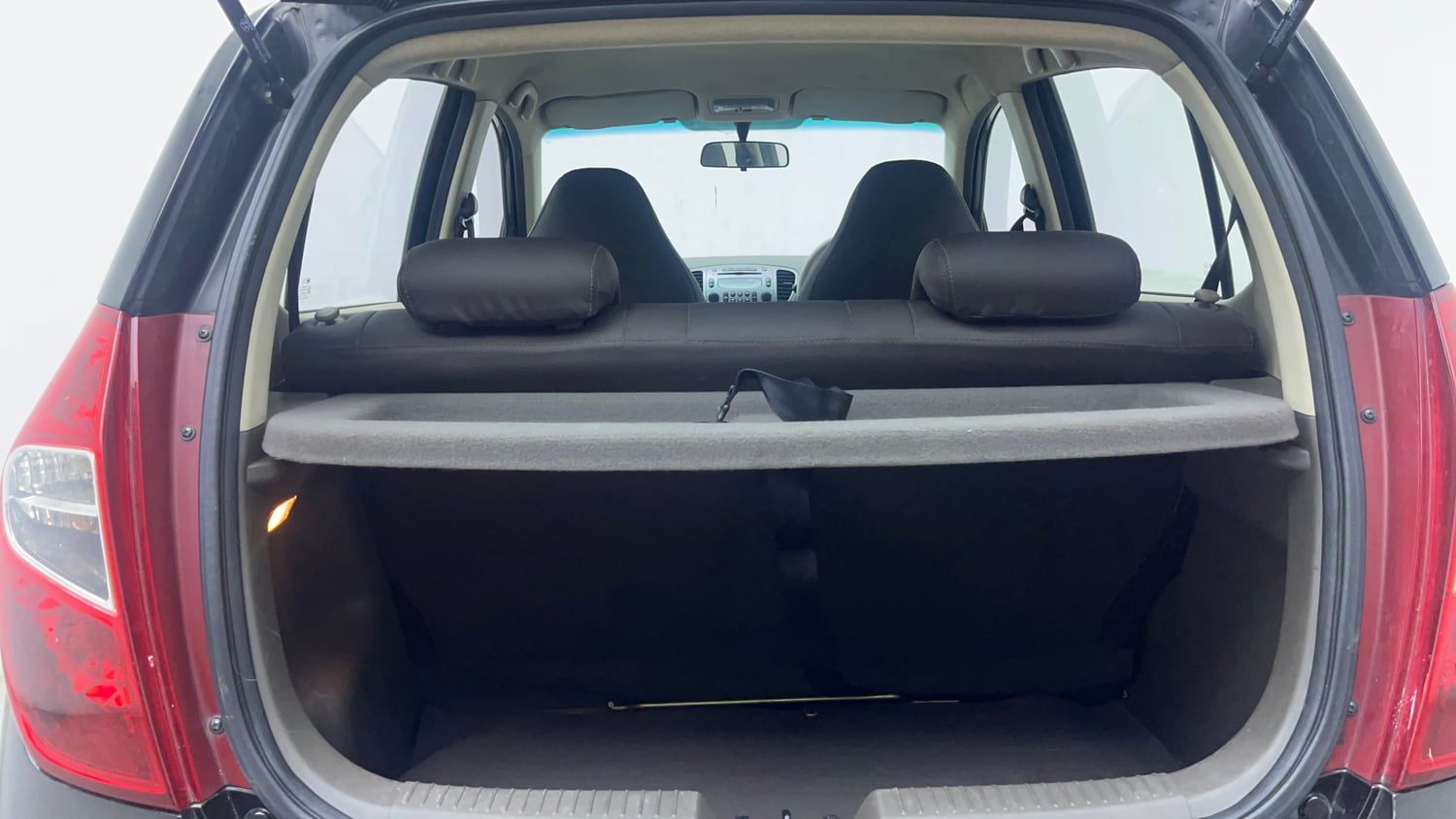 Used 2012 Hyundai i10 Sportz 1.2 Kappa2 Petrol Manual interior DICKY INSIDE VIEW