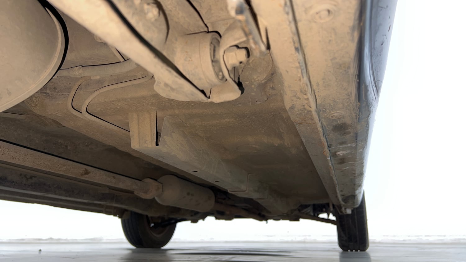 Used 2013 Maruti Suzuki Wagon R VXI Petrol Manual extra REAR RIGHT UNDERBODY VIEW