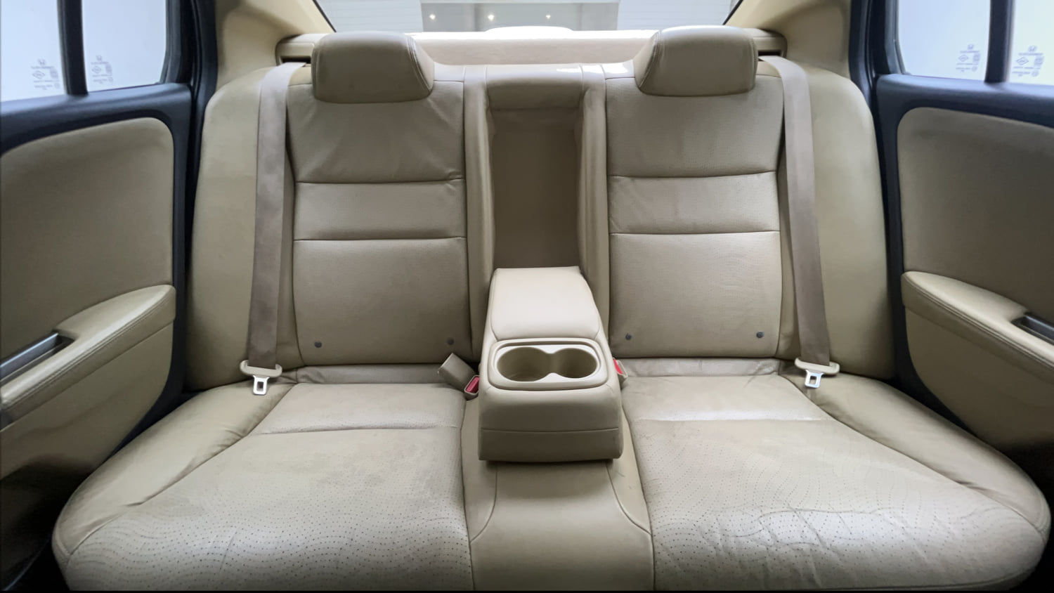 Used 2016 Honda City VX CVT Petrol Automatic interior REAR SEAT CONDITION VIEW