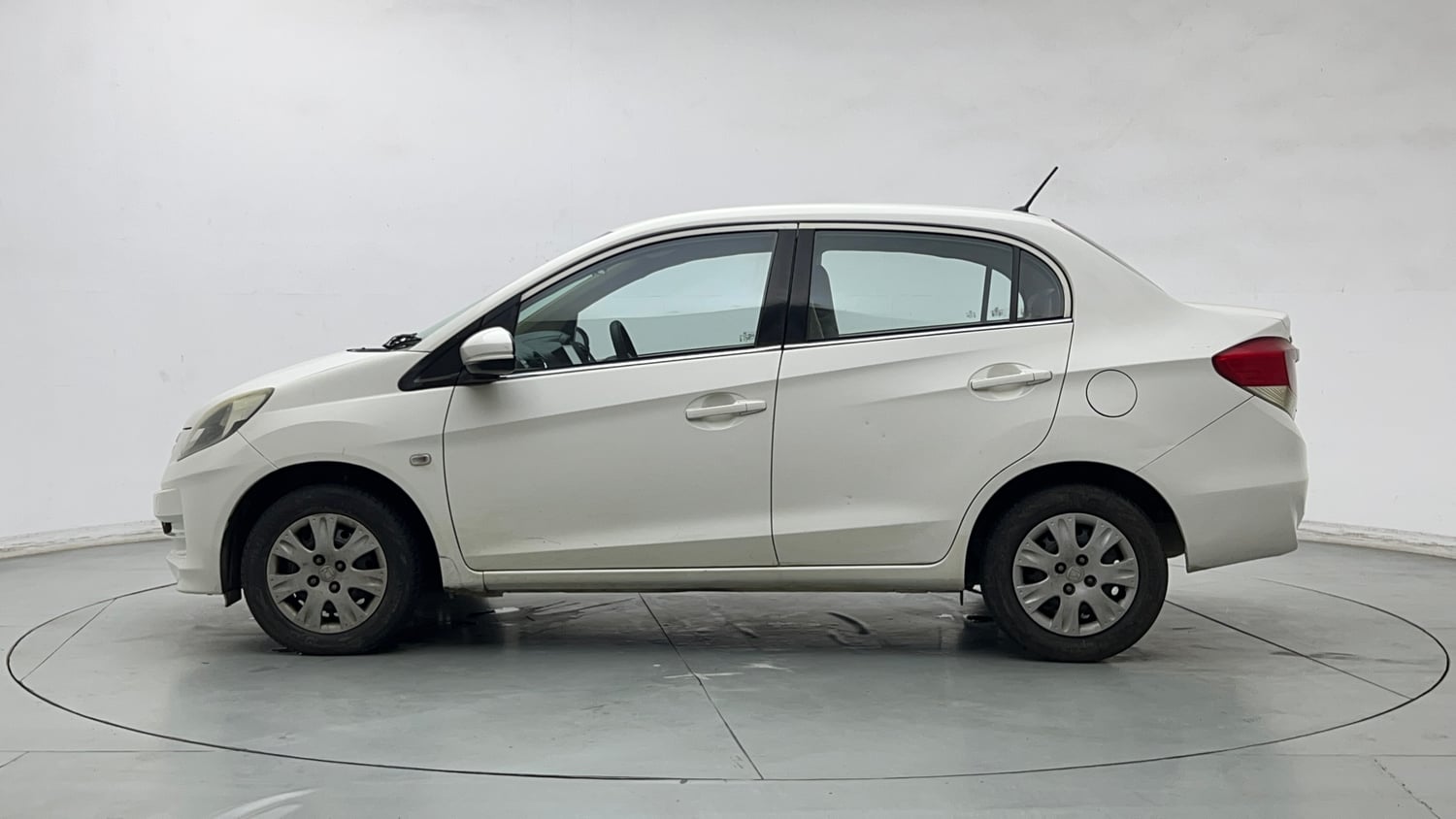 Used 2015 Honda Amaze 1.2 S i-VTEC Petrol Manual exterior LEFT SIDE VIEW