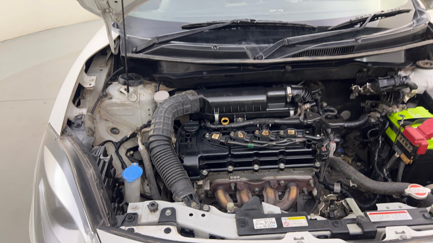 Used 2020 Maruti Suzuki Swift ZXi Plus Petrol Manual engine ENGINE RIGHT SIDE HINGE & APRON VIEW