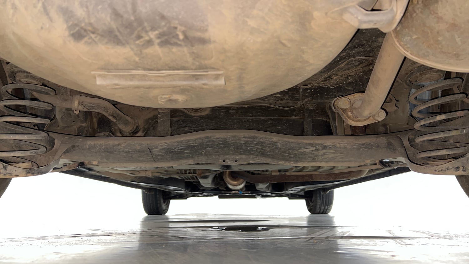 Used 2015 Honda Amaze 1.2 S i-VTEC Petrol Manual extra REAR UNDERBODY VIEW (TAKEN FROM REAR)