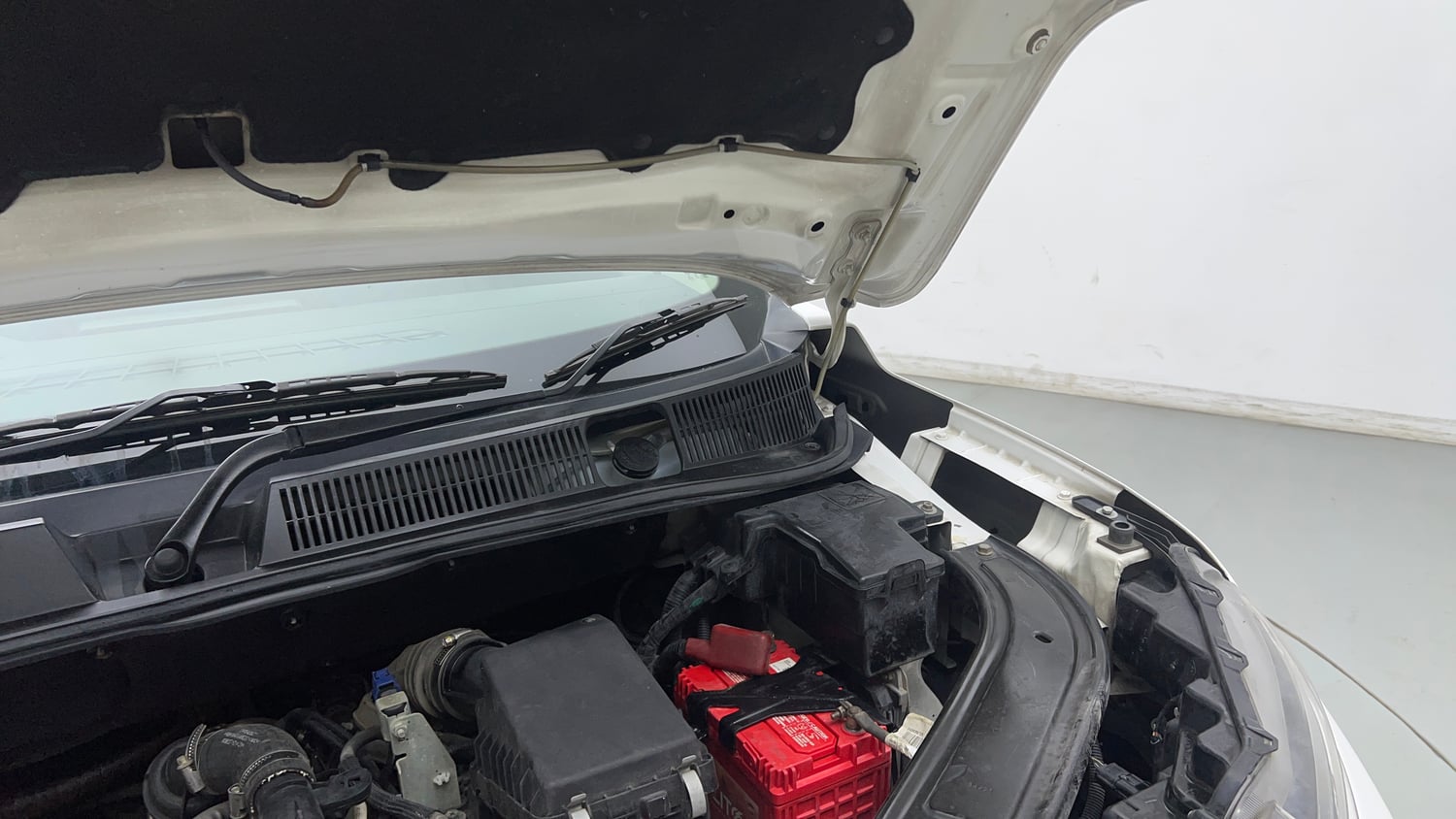 Used 2021 Renault Kiger RXZ Turbo CVT Petrol Automatic engine ENGINE LEFT SIDE HINGE & APRON VIEW